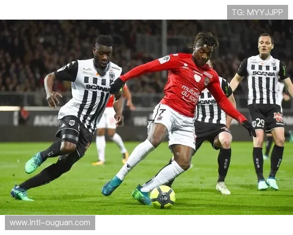 昂热队利索亚补时利剑出鞘，帮助球队锁定胜局