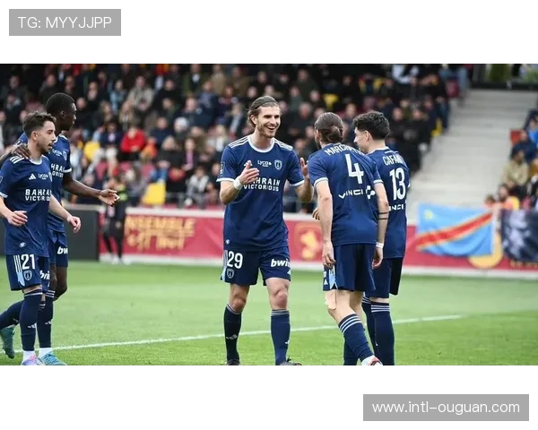 巴黎FC防守漏洞频出，31个失球敲响保级警钟