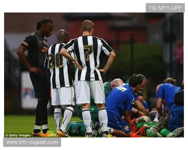 弗林蓬内收肌受伤,利物浦右后卫再遭打击 弗林蓬内收肌受伤,利物浦右后卫再遭打击